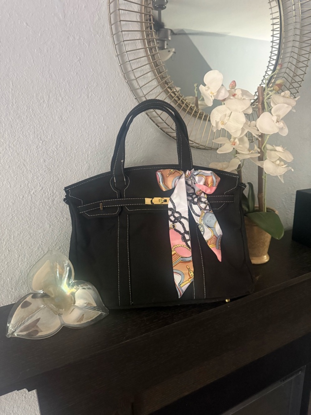 Black Women's Boatkin-style Tote